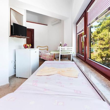 Near Beach And Rovinj Center 4 Apartment Exterior photo