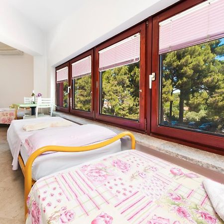 Near Beach And Rovinj Center 4 Apartment Exterior photo