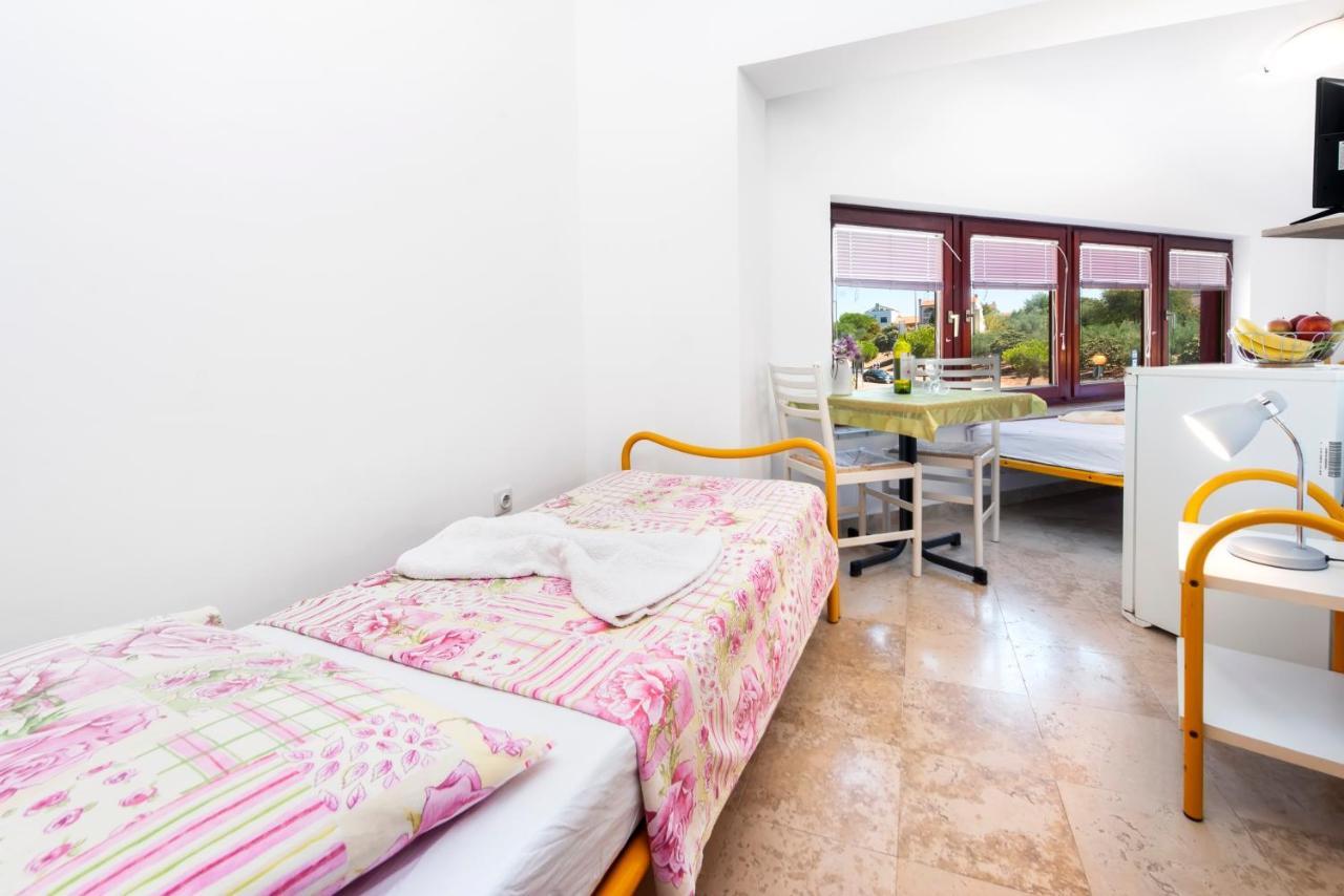Near Beach And Rovinj Center 4 Apartment Exterior photo